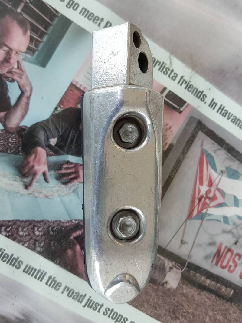 Breva750 Pedana Passagero Moto Guzzi (5)