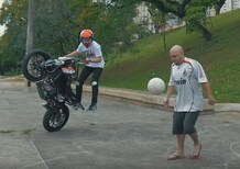 Stunt con la KTM Duke 200 per le strade del Brasile