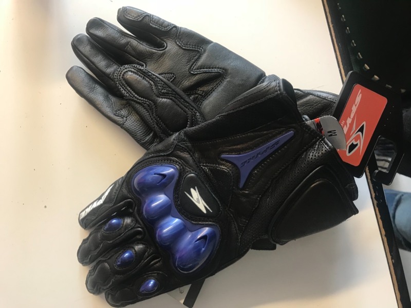 Guanti Spyke (5)