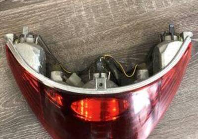 Faro posteriore Beverly 125/250/400 Piaggio - Annuncio 7288888