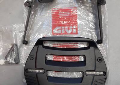 PIASTRA BAULETTO MAJESTIC 125-150 Givi - Annuncio 7867660