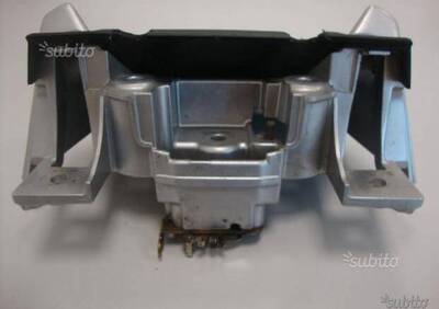 Supporto schienale Burgman 400 e 250 Suzuki - Annuncio 7878771