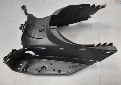 Carena pavimento Yamaha X MAX 250 06/09 - Annuncio 7907380