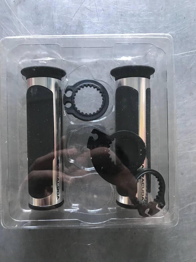 COPPIA MANOPOLE BARRACUDA PER KTM 690 DUKE