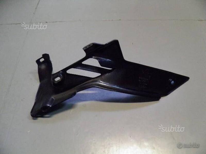 CHIUSURA FIANCHETTO DESTRO BLU PER APRILIA ETV1000 (2)