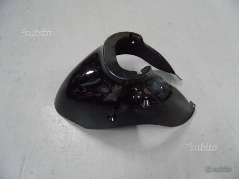 PARAFANGO ANTERIORE USATO PER APRILIA HABANA. (2)