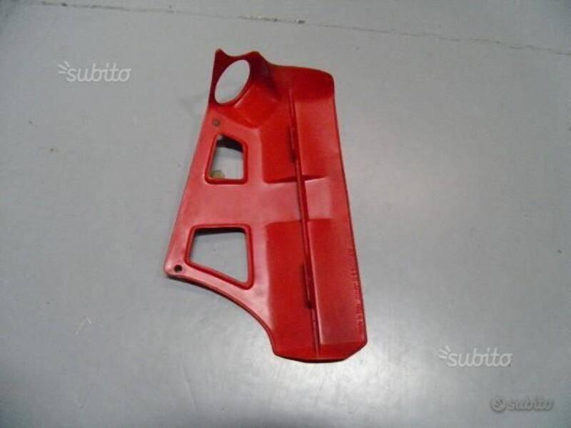 FIANCATINA SX ROSSA PER APRILIA. CODICE AP8130223 (2)