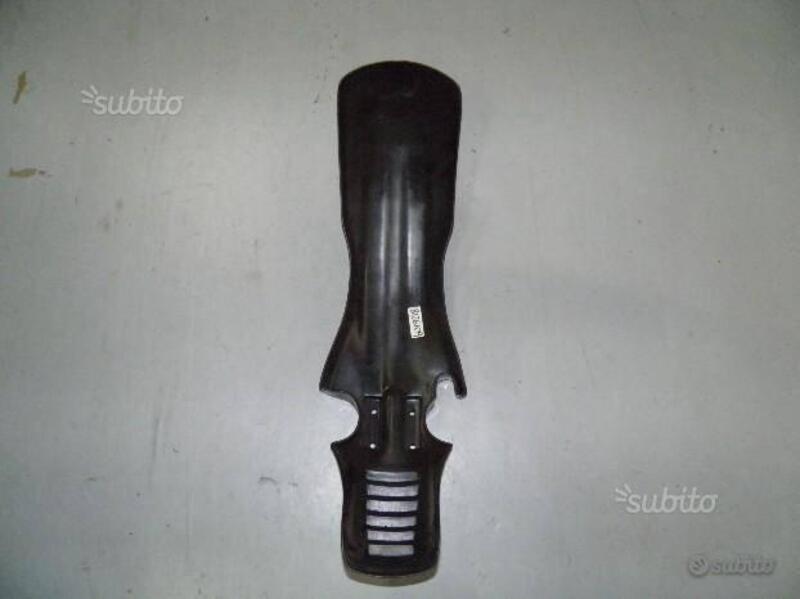 PARAFANGO ANT. NERO PER APRILIA. CODICE AP8126109 (4)