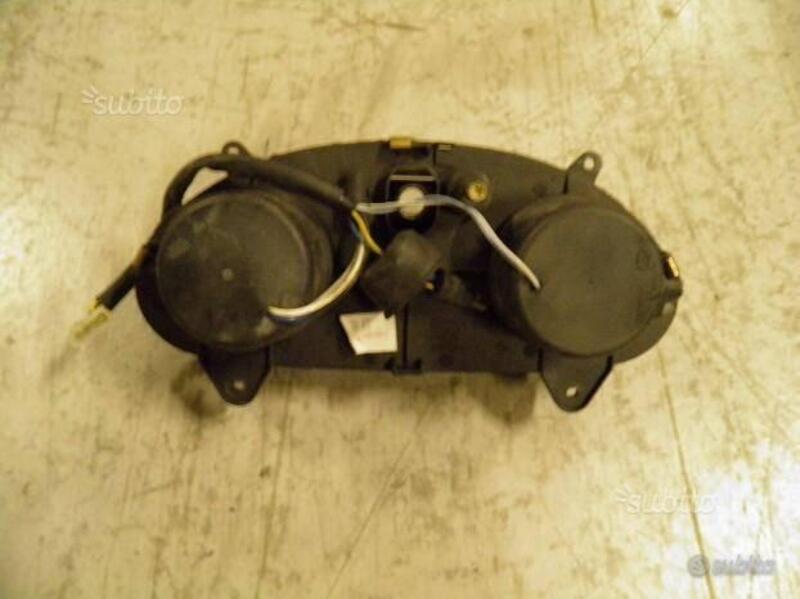 FANALE ANTERIORE USATO PER APRILIA PEGASO 650 III. (2)