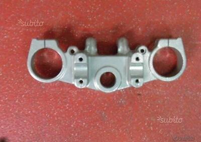 PIASTRA SUP. FORCELLA APRILIA CODICE AP8203305 - Annuncio 8024569