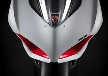 Ducati Panigale V2 White Rosso. 155 cavalli di carattere