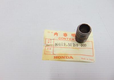 PERNO BOCCOLA FILTRO OLIO ORIGINALE HONDA VF750C V - Annuncio 7573940