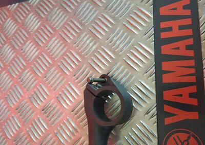 SUPPORTO FRECCIA DX YAMAHA XVS650/XVS1100 - Annuncio 8242922