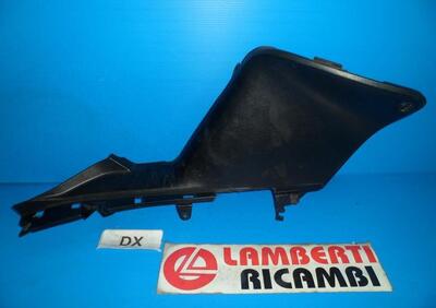 COPERCHIO PEDANA DX DESTRO CON FERMO ROTTO YAMAHA  - Annuncio 8296413