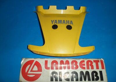 COPERCHIO CODONE CON FERMO ROTTO COVER TAIL YAMAHA  - Annuncio 8296452