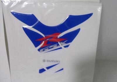 ADESIVO PROTEZIONE SERBATOIO ORIGINALE SUZUKI GSX  - Annuncio 8300328