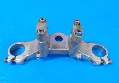 piastra superiore forcella SUZUKI BURGMAN 650 03 0  - Annuncio 8307024