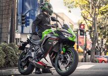 Kawasaki Ninja 650, le nuove colorazioni 2022 e la “Performance”