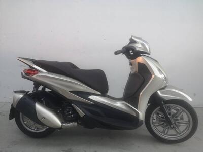 Piaggio Beverly 300 ABS-ASR (2021 - 25) nuova