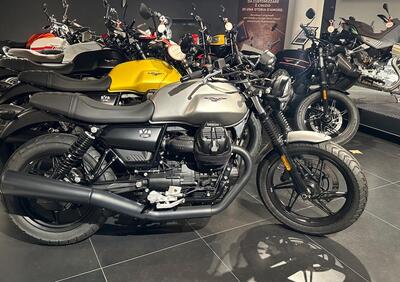 Moto Guzzi V7 Stone (2021 - 24) - Annuncio 9062282