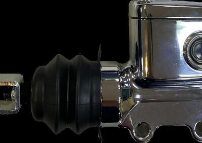 Pompa freno posteriore cromata per Softail dal 201 Drag Specialties - Annuncio 9151948