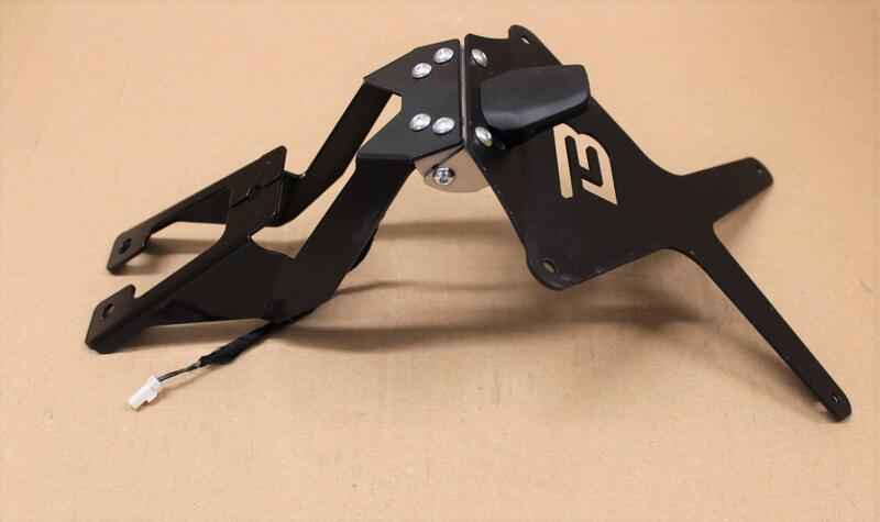 PORTATARGA + LUCE LED DUCATI HYPERMOTARD 950 2020- Barracuda (7)