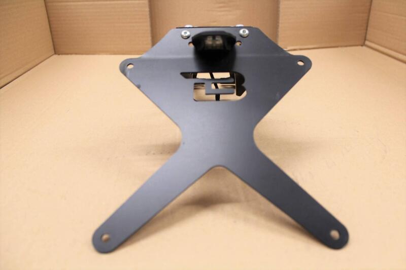 PORTATARGA + LUCE LED DUCATI HYPERMOTARD 950 2020- Barracuda (10)