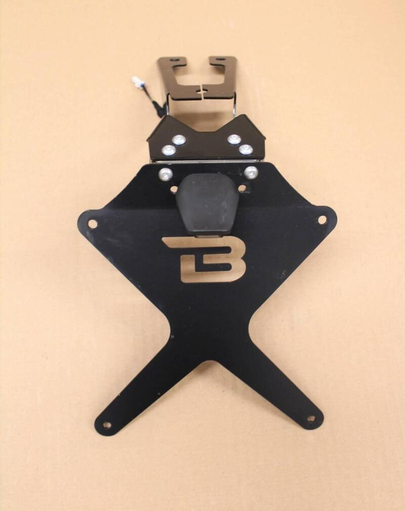 PORTATARGA + LUCE LED DUCATI HYPERMOTARD 950 2020- Barracuda (2)