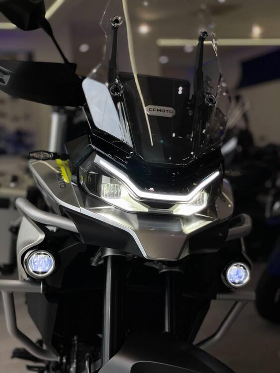 CFMOTO 800MT Explorer (2023 - 24), prezzo e scheda tecnica 