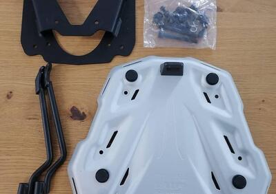 KIT GIVI PIASTRA ALL. M9A + SRA5126 - BMW G310GS - - Annuncio 9310355