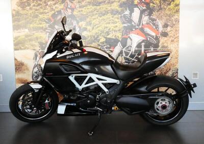 Ducati Diavel 1200 Carbon (2014 - 16) - Annuncio 9317122