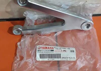 Supporto pedana ant. Dx Yamaha R1 5JJ274420000 - Annuncio 9365453