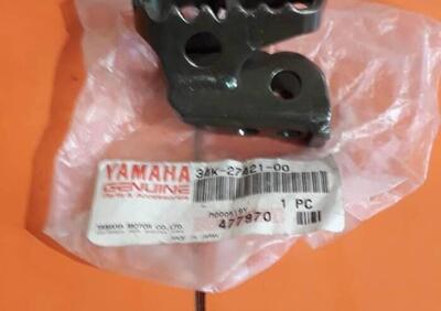 Pedana anteriore Dx Yamaha TT 34K274210000 - Annuncio 9365544