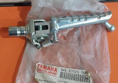 Pedana anteriore Dx Yamaha TZR 125 3MA274200000 - Annuncio 9365546