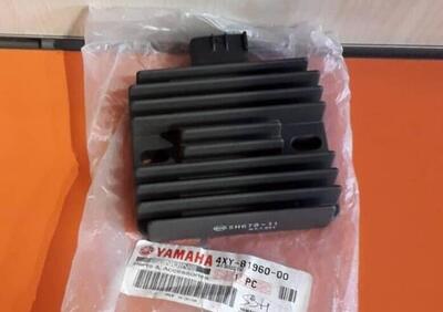 -Regolatore di tensione Yamaha 4XY819600000 MAJ250 - Annuncio 9367653