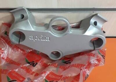 Piastra sup. forcella ant Aprilia AP8203439 - Annuncio 9368868