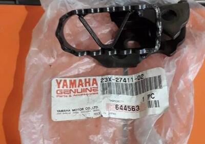 Pedana ant. Dx Yamaha 23X274110200 - Annuncio 9390216