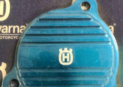 COPERCHIO POMPA OLIO PER HUSQVARNA FE 350 E 501. C - Annuncio 9396027