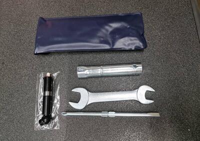 KIT ATTREZZI YAMAHA QUADDY 50 QUATTRO RUOTE - Annuncio 9405946