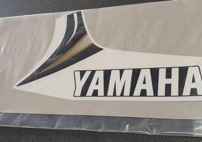 -Emblema Sx Yamaha Aerox 50 1BXF83A13000 - Annuncio 9407612