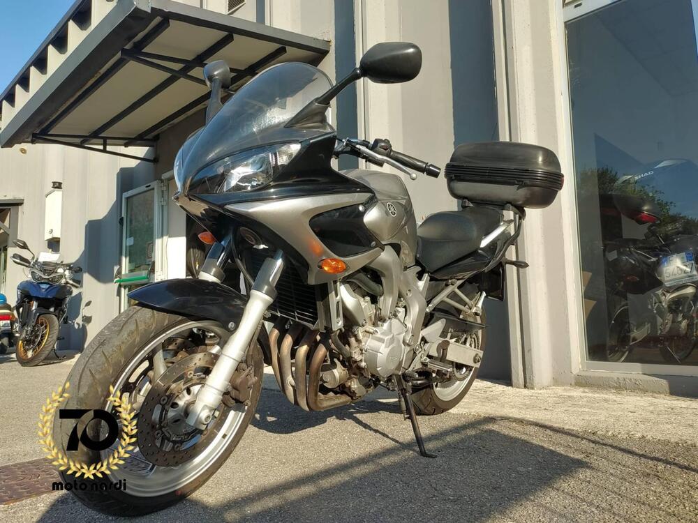 Yamaha FZ6 Fazer (2004 - 07) Usata