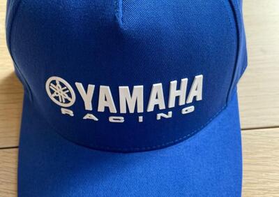 CAPELLO CON VISIERA YAMAHA RACING - Annuncio 9522096