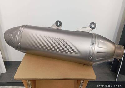 AKRAPOVIČ "SLIP-ON LINE" Akrapovic - Annuncio 9539442