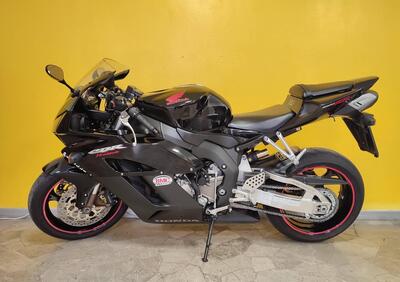 Honda CBR 1000 RR Fireblade (2004 - 05) - Annuncio 9546042