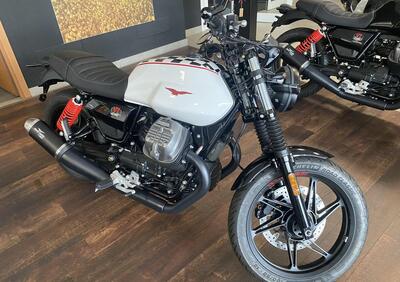 Moto Guzzi V7 Stone Ten (2024) - Annuncio 9544099