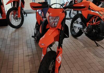 KTM 690 SMC R (2023 - 24) - Annuncio 9558532