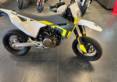 Husqvarna 701 Supermoto (2022) - Annuncio 9579760