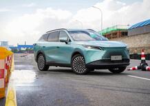 Omoda 7: la NEO suv stilosa che gioca con le luci "super rosse"
