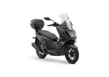 Kymco Skytown 125 MY25, scooter da città che guarda al futuro [GALLERY]