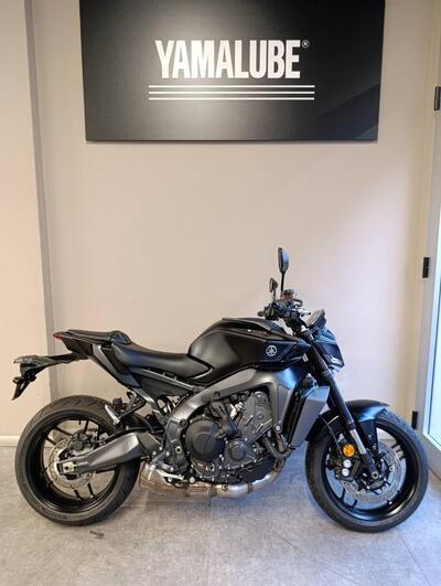 Yamaha MT-09 Y-AMT (2024 - 26) nuova